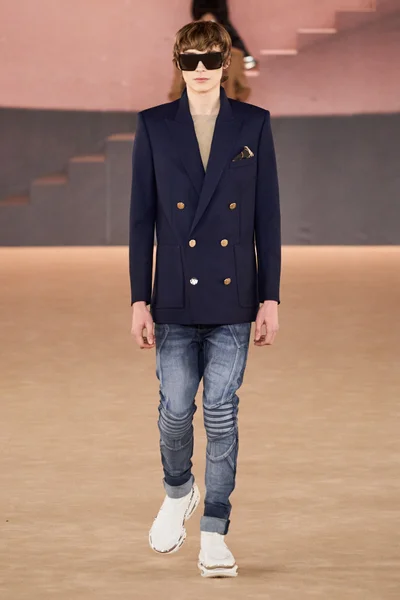 Look 28